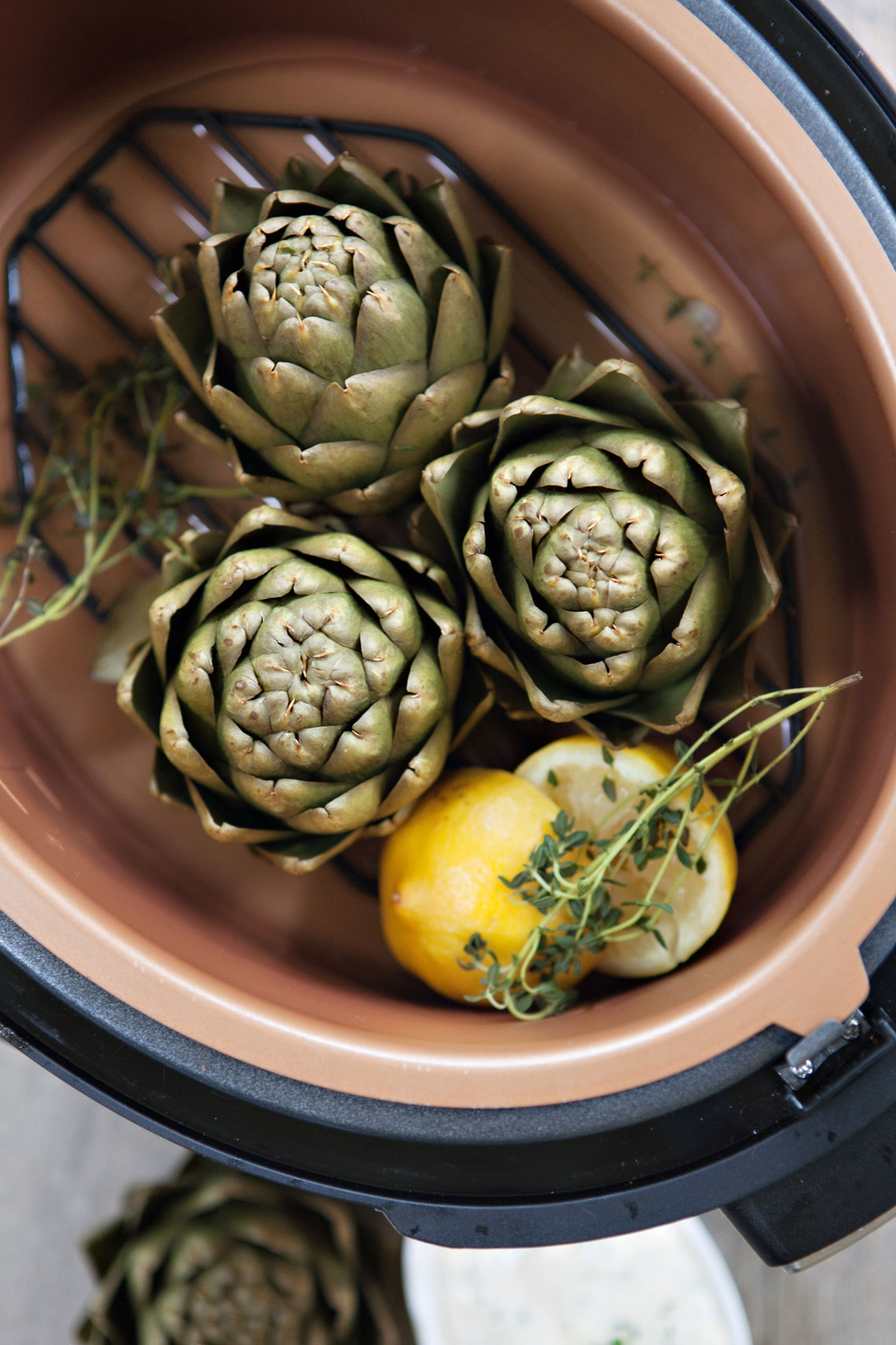 Steamed Artichokes with Lemon Aïoli